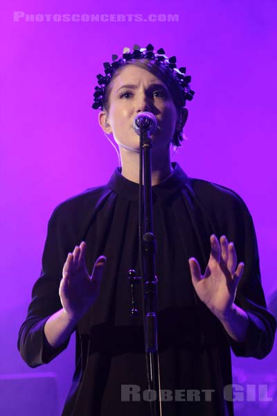 WOMAN'S HOUR - 2014-02-15 - PARIS - Le Trianon - 